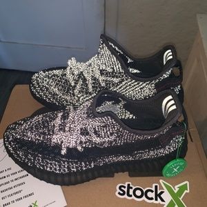 Yeezy Boost 350 v2 Black Reflective size 7
